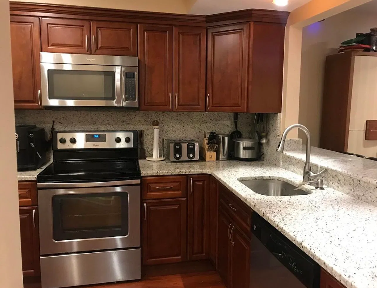 3 bed, 2.5 bath, 1866 sqft, $2,790 — Photo 3