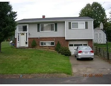 1073 Catherine Dr photo 1
