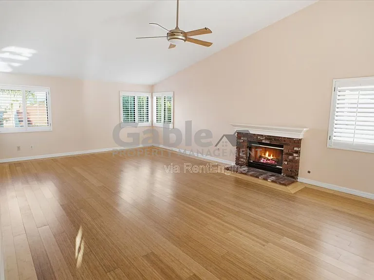 25344 Irving Ln — Photo 12
