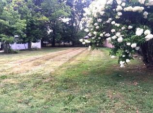 1151 Gordon Rd, Lyndhurst, OH 44124