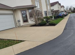 1807 Stone Manor Cir, Brunswick, OH 44212