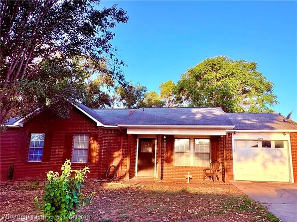 2207 Quarry Dr, Van Buren, AR 72956