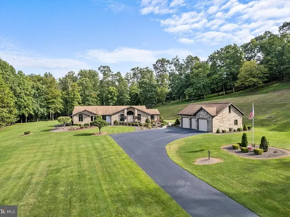 1393 Cocalico Rd, Birdsboro, PA 19508