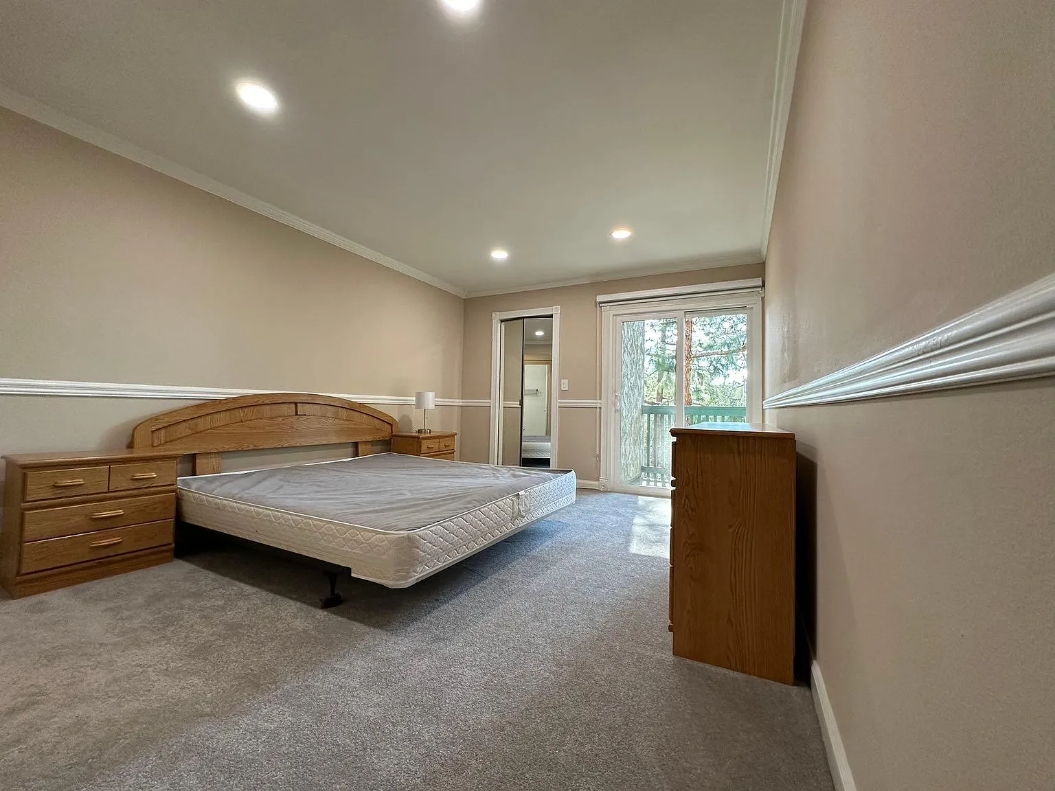 3 bed, 1271 sqft, $4,100 — Photo 4