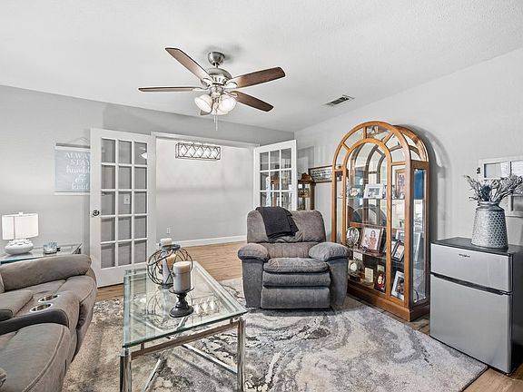 5th image of 1320 San Antone Ln