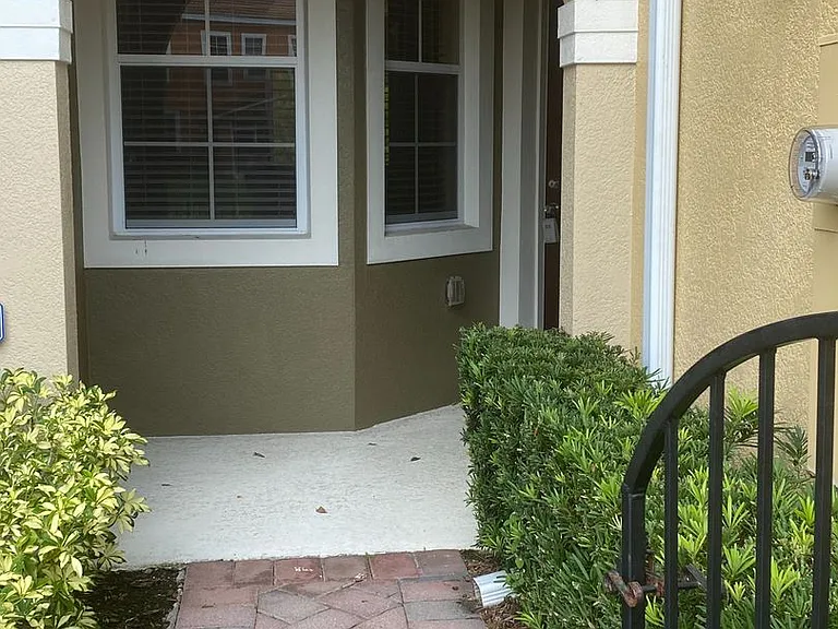 208 Canterbury Bell Dr — Photo 2