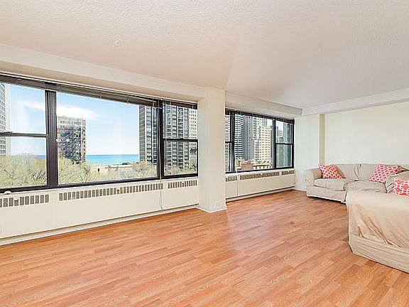 5th image of 1540 N State Pkwy APT 10D