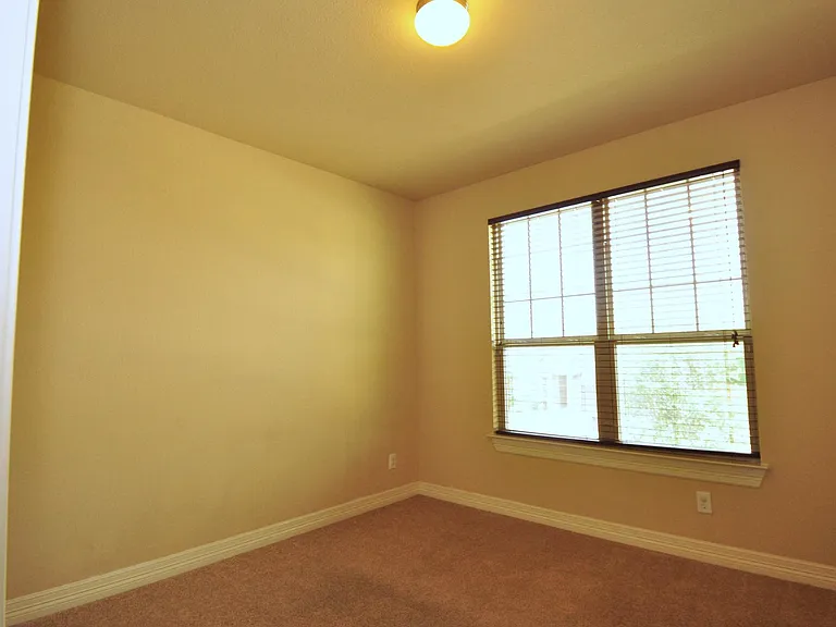 5496 Devonwood St — Photo 11