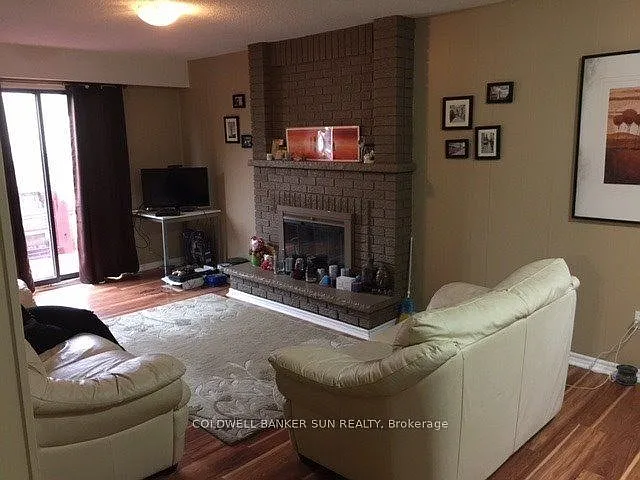 3 bed, $2,090 — Photo 2