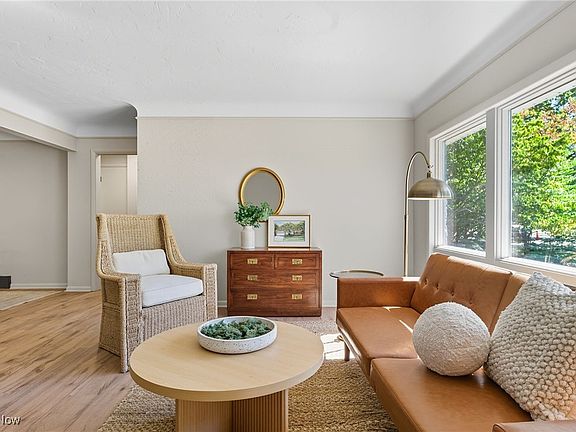 4th image of 22576 Peach Tree Ln