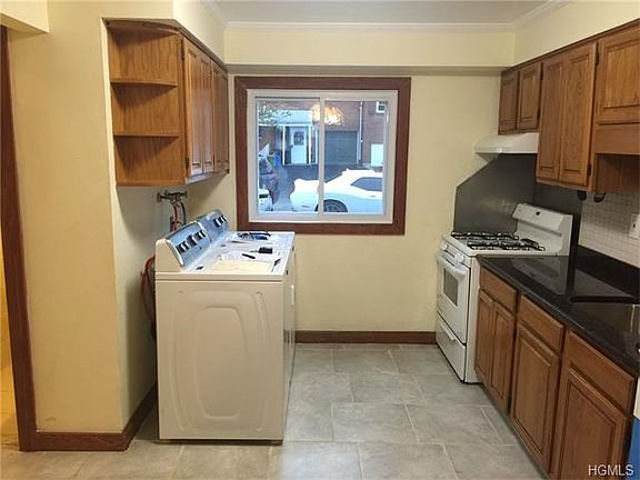 3rd image of 9 Farley Dr