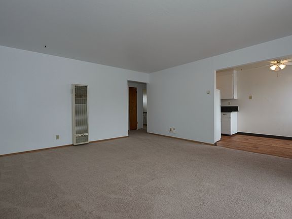 4th image of 33 Lavonne Dr APT 3