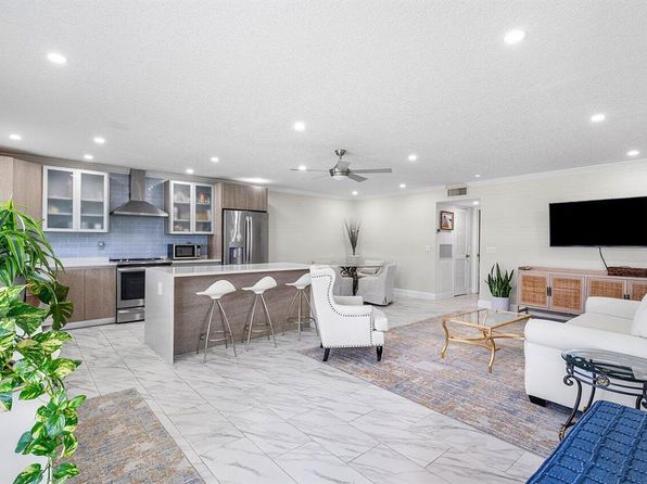 810 High Point Dr W APT C