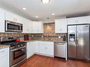 96 Crestmont St, Springfield, MA 01108