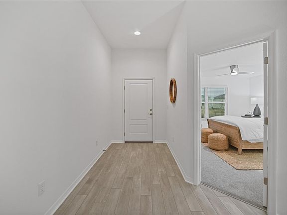4th image of 7661 Rutherford Ln