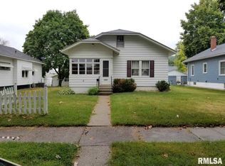 420 51st St, Moline, IL 61265