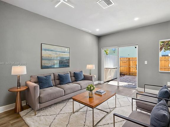 5th image of 7995 NW 8th St APT 100C