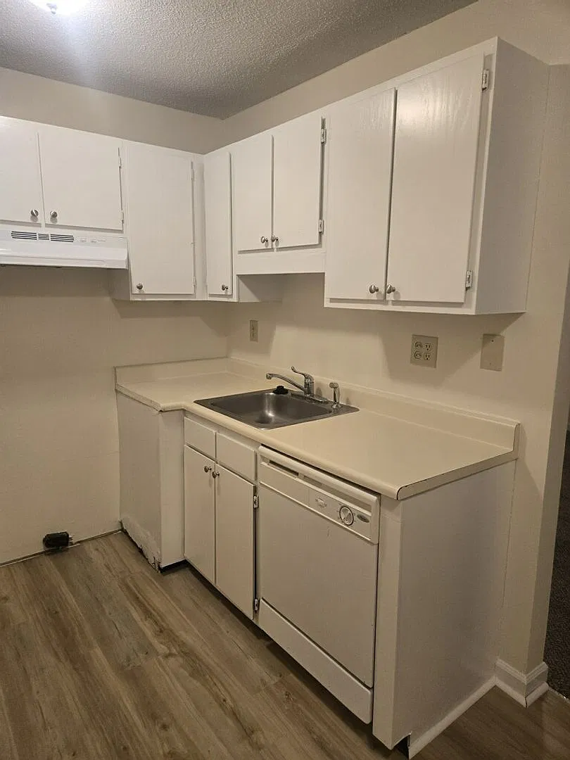 Taylor Street 2324 — Photo 3