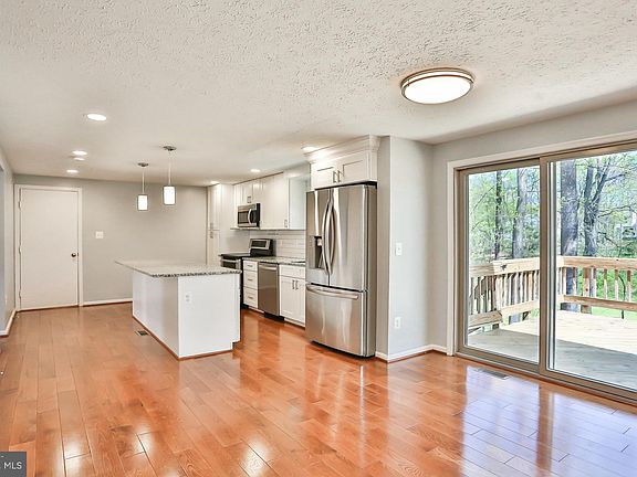 3rd image of 15607 Rhame Dr