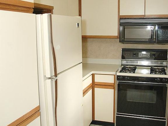 3rd image of 5515 Harvey Ln