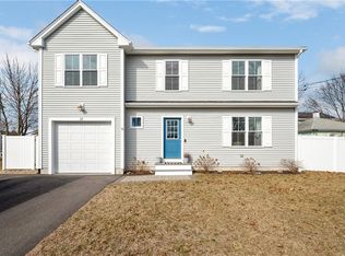 32 Drolet Ave, Pawtucket, RI 02861