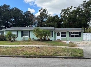 8 S Solandra Dr, Orlando, FL 32807