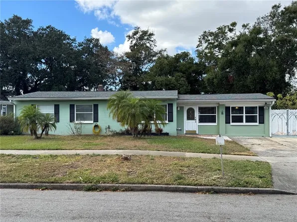 8 S Solandra Dr, Orlando, FL 32807