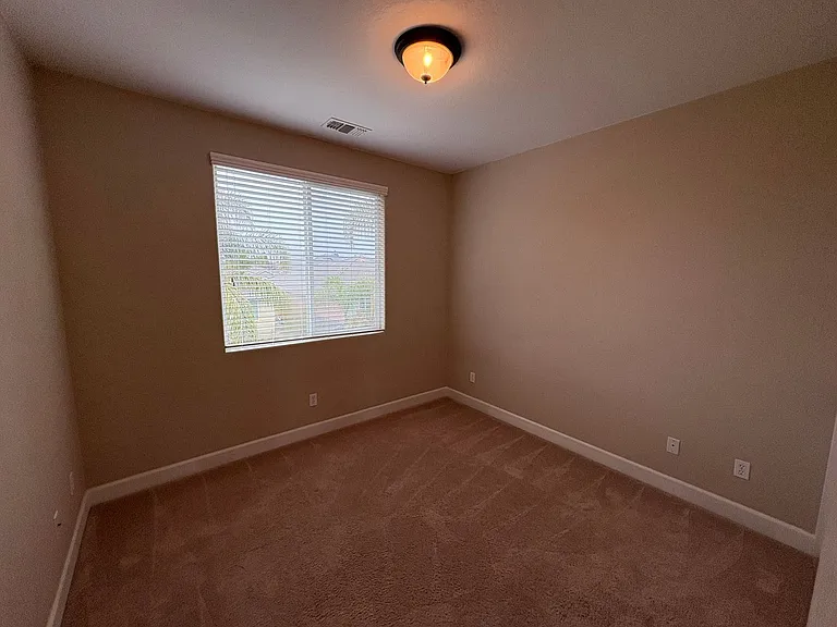 3116 W Buena Vista Ave — Photo 39