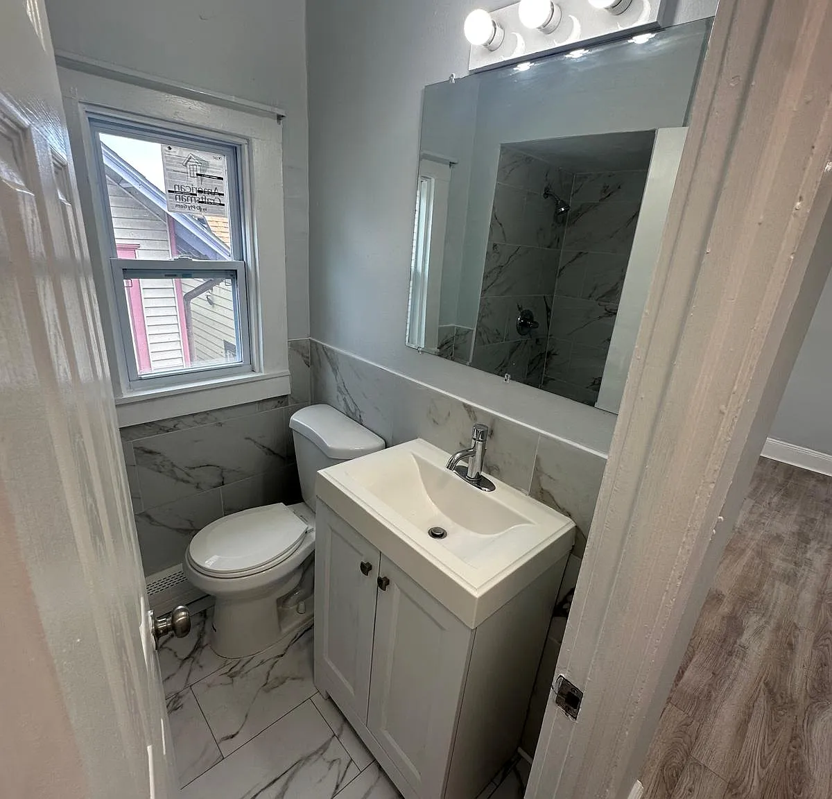 Studio, 250 sqft, $1,495 — Photo 4