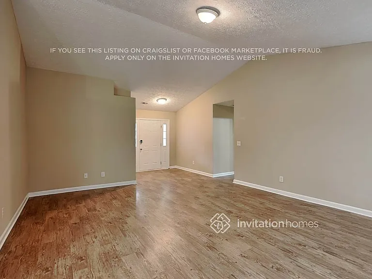 213 Highpoint Xing — Photo 5