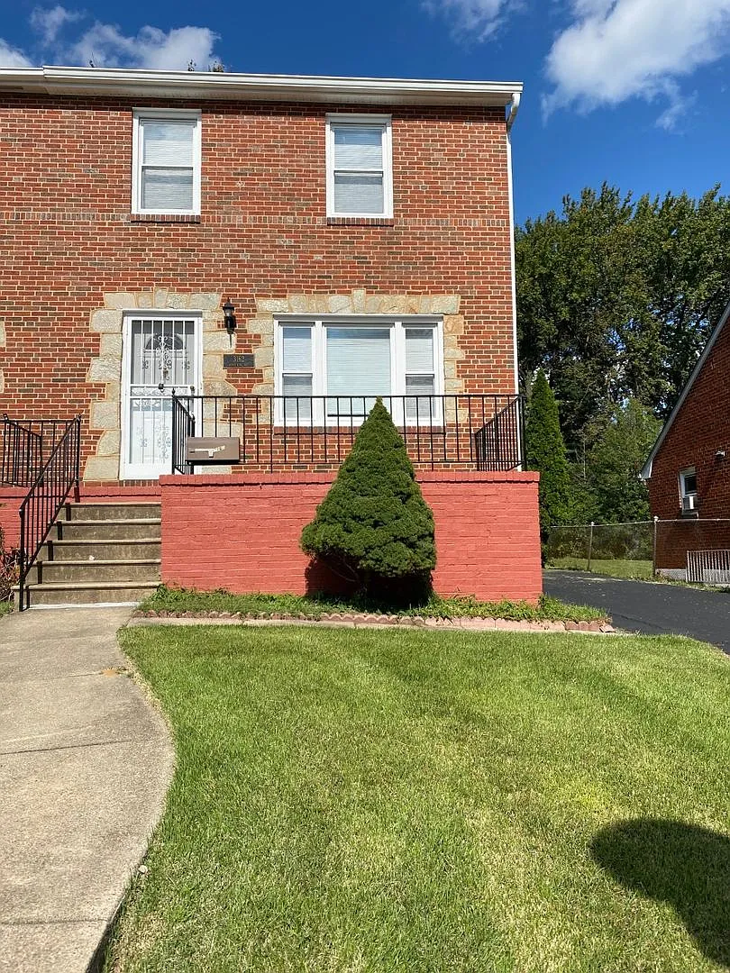 Baltimore - 3 Bed, 2 Bath Available! — Photo 1