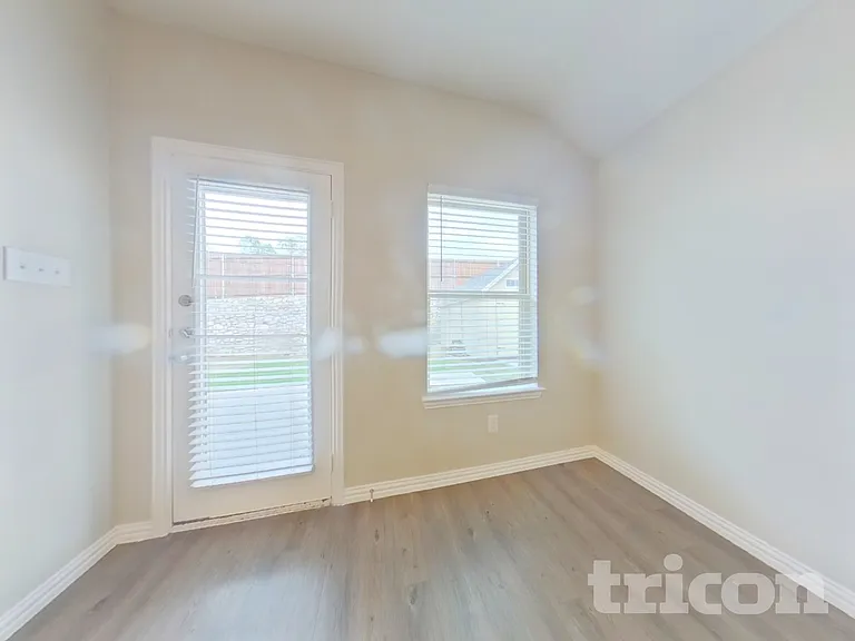 101 Cornell Ave — Photo 4