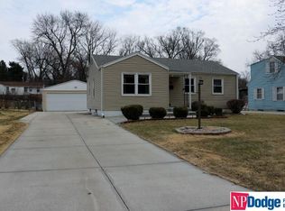 829 N 77th St, Omaha, NE 68114