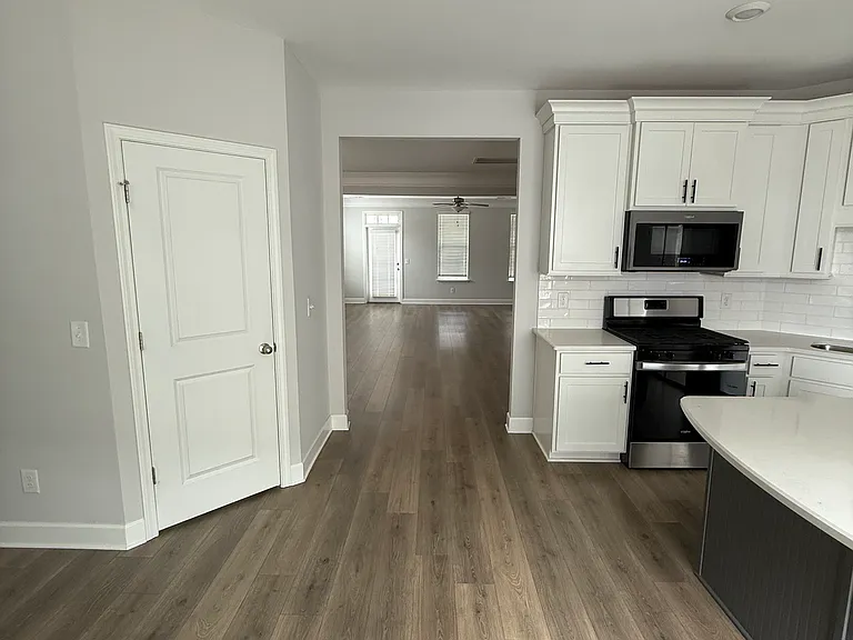 607 Heck Ln — Photo 14
