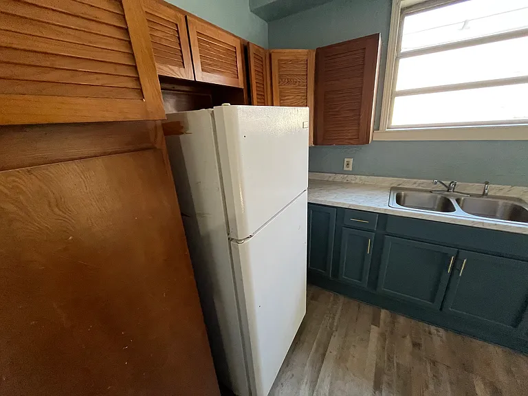 345 E Ridgeway St — Photo 14