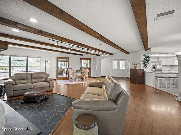 5th image of 1505 S Carpenter Rd