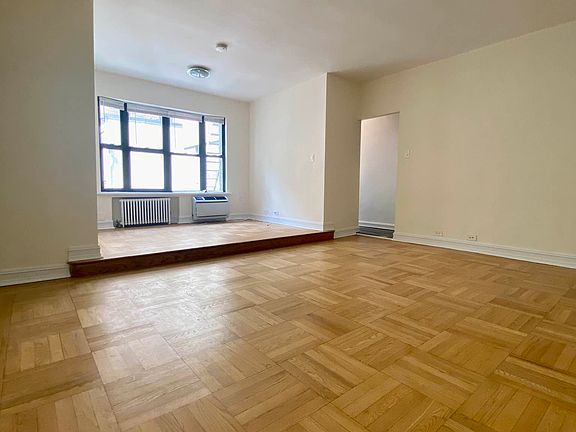 4th image of 235 E 46th St APT 6A