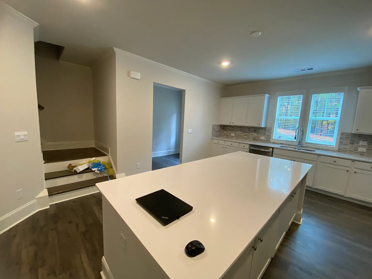 4 bed, 2385 sqft, $3,000 — Photo 3