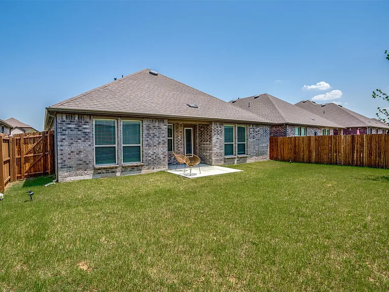 10716 Klondike Ln — Photo 9