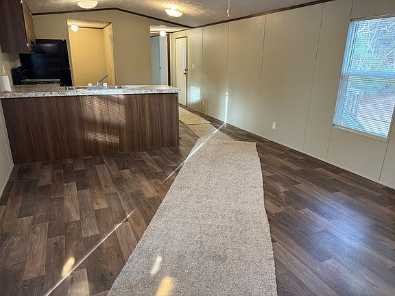 4th image of 310 Harper Ln #192