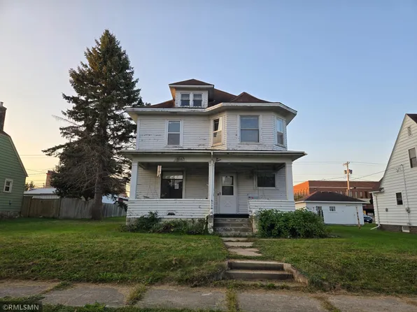 615 1st St, Kenyon, MN 55946