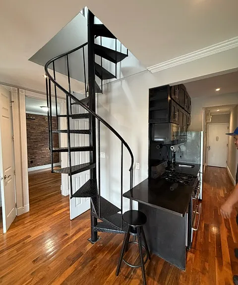 346 E 18th St #5A — Photo 1