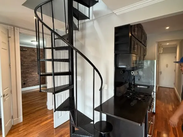346 East 18th Street image 1 of 8