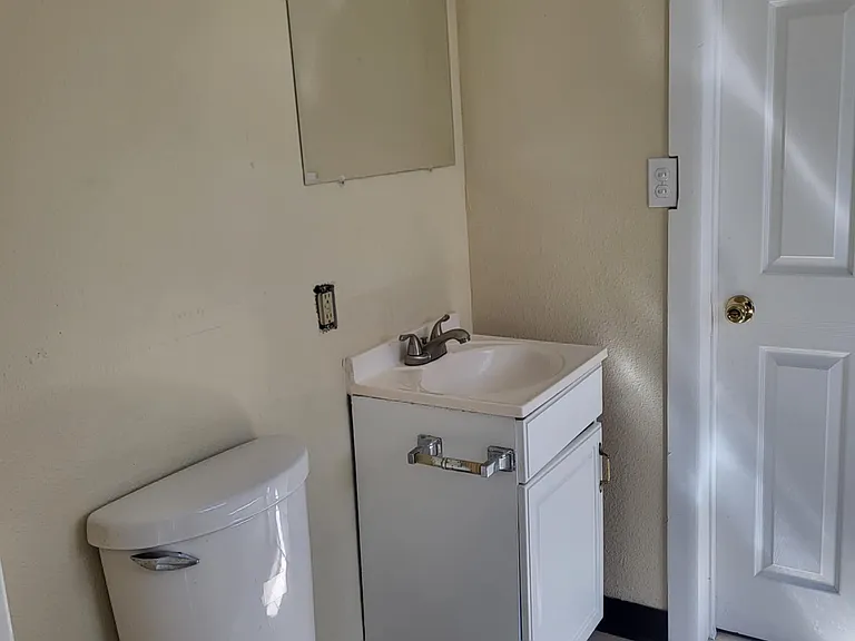 1102 Stonehaven St #1 — Photo 6