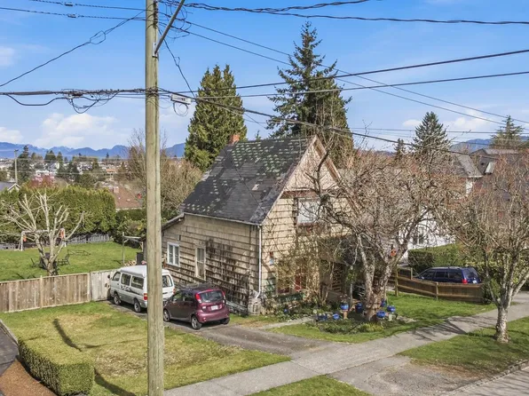 235 Durham St, New Westminster, BC V3L 1X4