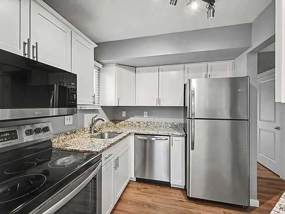 3rd image of 3654 Kenbrooke Ct