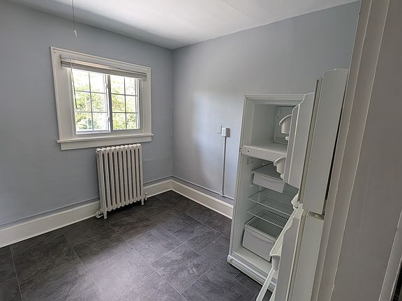 5th image of 548 1/2 Linden St