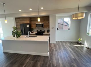 5591 W 11th Pl, Lakewood, CO 80214