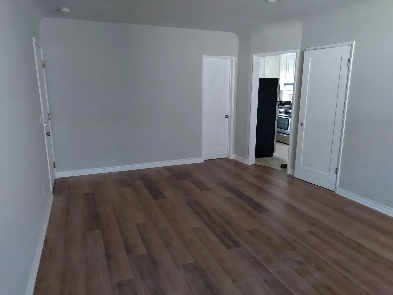 1233 Gordon St — Photo 2