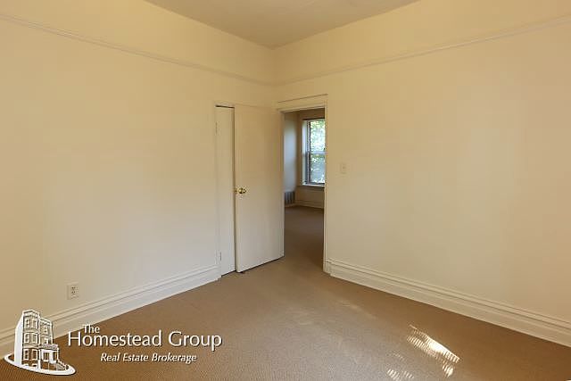 1st image of 1935 W Berenice Ave #2NDFLR